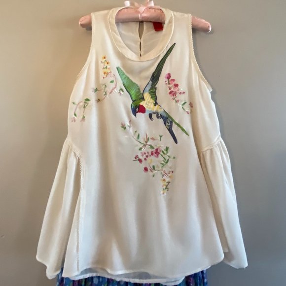 V CHRISTINA Tops - V CHRISTINA MED/LARGE PARROT BLOUSE